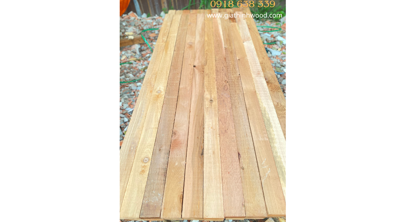 GỖ TUYẾT TÙNG ĐỎ CANADA (WESTERN RED CEDAR) Gỗ tuyết tùng đỏ canada