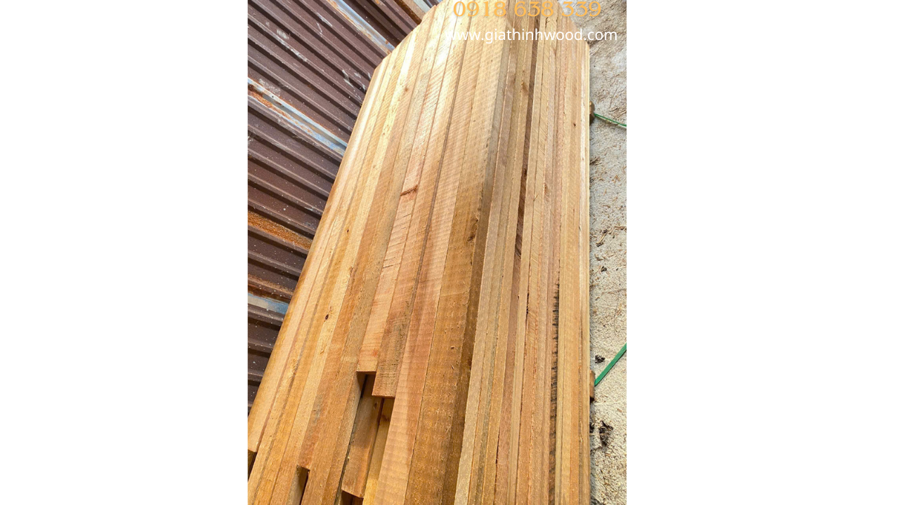 GỖ TUYẾT TÙNG ĐỎ CANADA (WESTERN RED CEDAR) Gỗ tuyết tùng đỏ canada